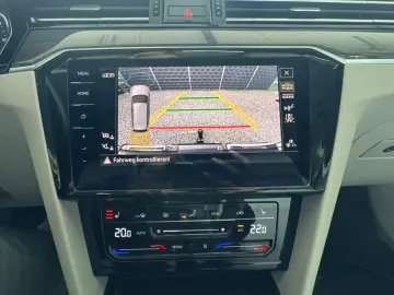 VW Passat 2.0 TDI DSG PANO STANDH AHK MATRIX LEDER