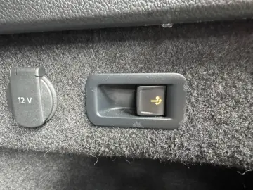VW Passat 2.0 TDI DSG PANO STANDH AHK MATRIX LEDER