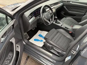 VW Passat R-Line