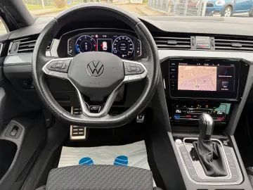 VW Passat R-Line