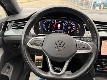 VW Passat R-Line