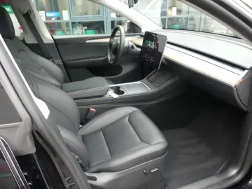 TESLA Model Y Performance Dual AWD 21ZOLL PANO AUTOP A