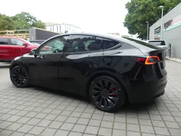 TESLA Model Y Performance Dual AWD 21ZOLL PANO AUTOP A