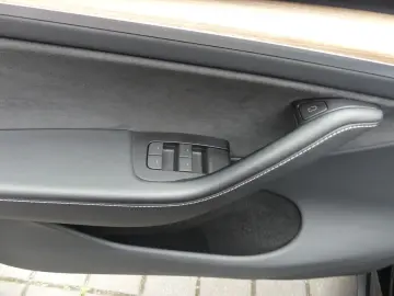 TESLA Model Y Performance Dual AWD 21ZOLL PANO AUTOP A