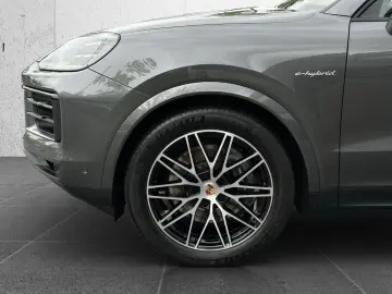 PORSCHE Cayenne E-Hybrid PANO BOSE SHZ V H