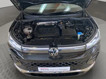 VW Tiguan R-line 2.0 TDI DSG 4Motion 360 ACC AHK SD