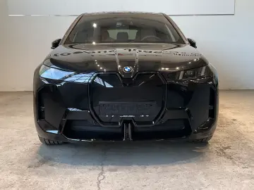 BMW iX xDrive60 AHK