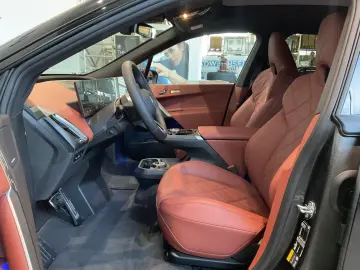 BMW iX xDrive60 AHK