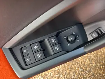 AUDI Q3 S line TDI S tronic Kamera Pano AHK ACC LED