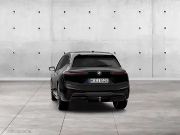BMW iX xDrive60