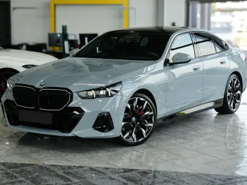 BMW 540d xDrive M Sport PRO B&W Pano Vent  Finanțare Leasing
