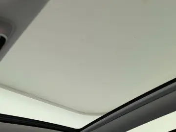 MERCEDES-BENZ C 200 d Avantgarde (EURO 6d) LED NAVI PANO AHK