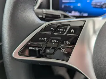 MERCEDES-BENZ C 200 d Avantgarde (EURO 6d) LED NAVI PANO AHK