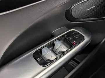 MERCEDES-BENZ C 200 d Avantgarde (EURO 6d) LED NAVI PANO AHK