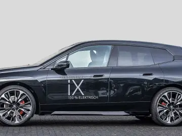 BMW iX xDrive60 M Sport M Pro HUD AHK