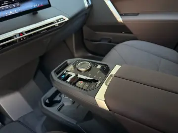 BMW iX xDrive60 DA Prof PA Prof 2