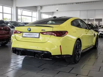 BMW M4 Coupe Competition HUD LED