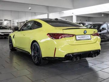 BMW M4 Coupe Competition HUD LED