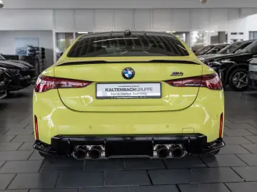 BMW M4 Coupe Competition HUD LED