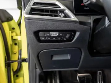 BMW M4 Coupe Competition HUD LED