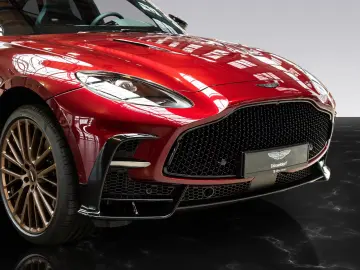 Aston Martin DBX S   Tow Park   Remote Park Heat