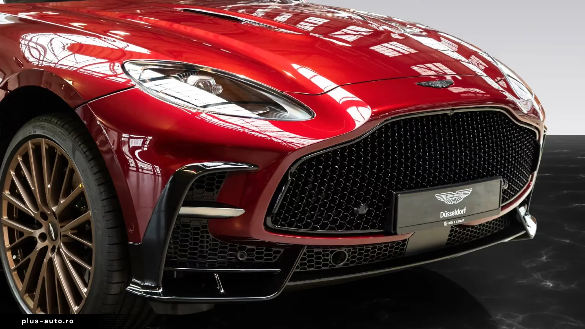 Aston Martin DBX S   Tow Park   Remote Park Heat
