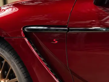 Aston Martin DBX S   Tow Park   Remote Park Heat
