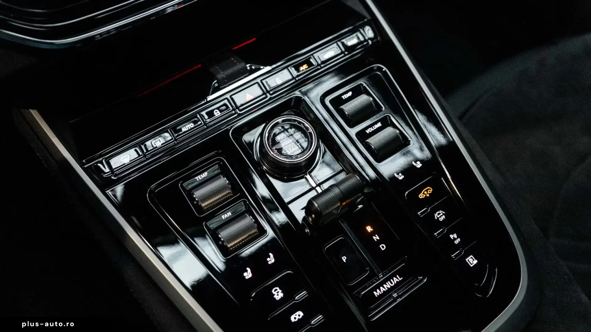 Aston Martin DBX S   Tow Park   Remote Park Heat