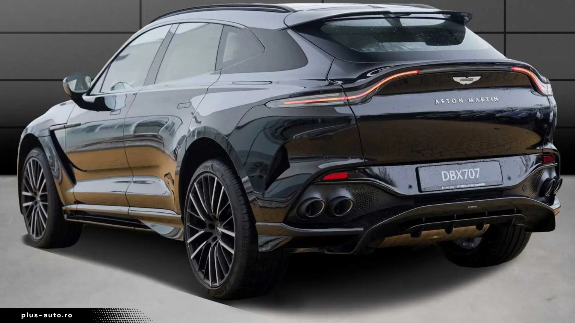 Aston Martin DBX