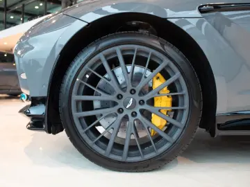Aston Martin DBX DBX707