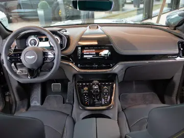 Aston Martin DBX DBX707