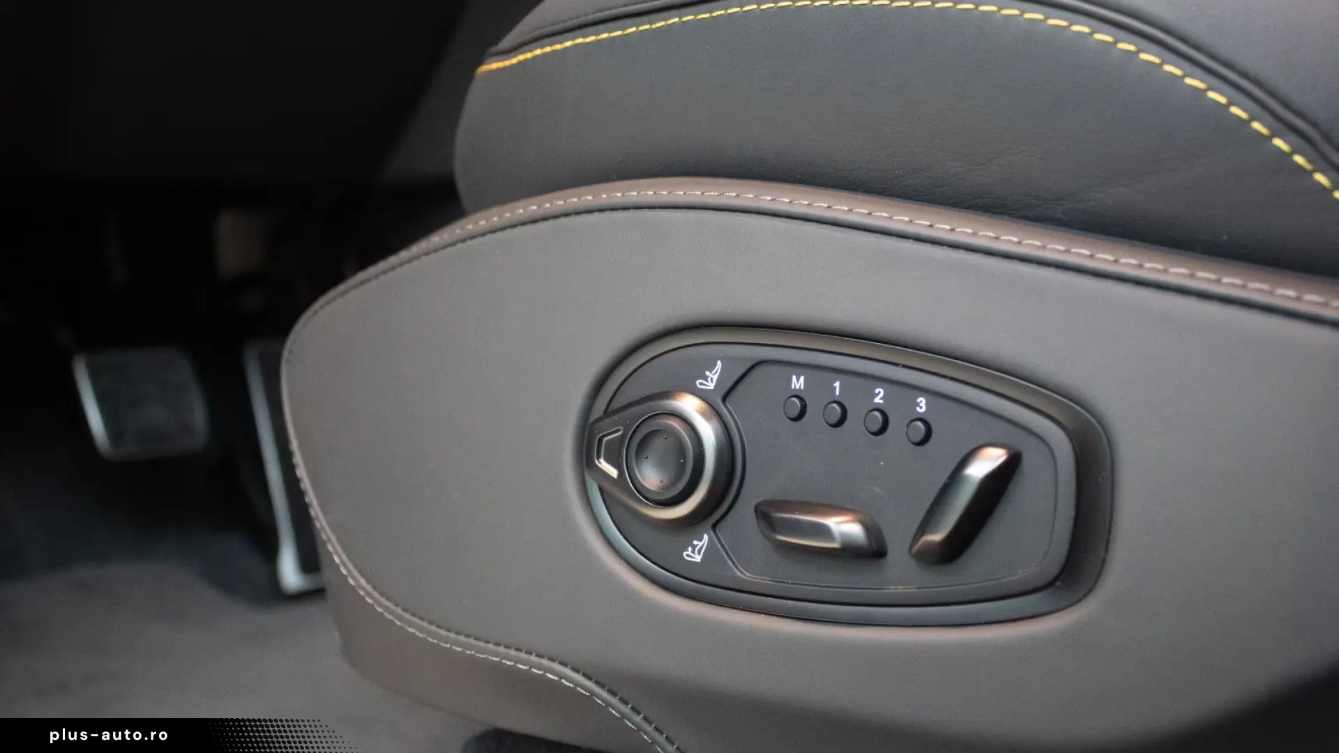 Aston Martin DBX DBX707