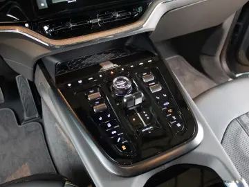 Aston Martin DBX DBX707