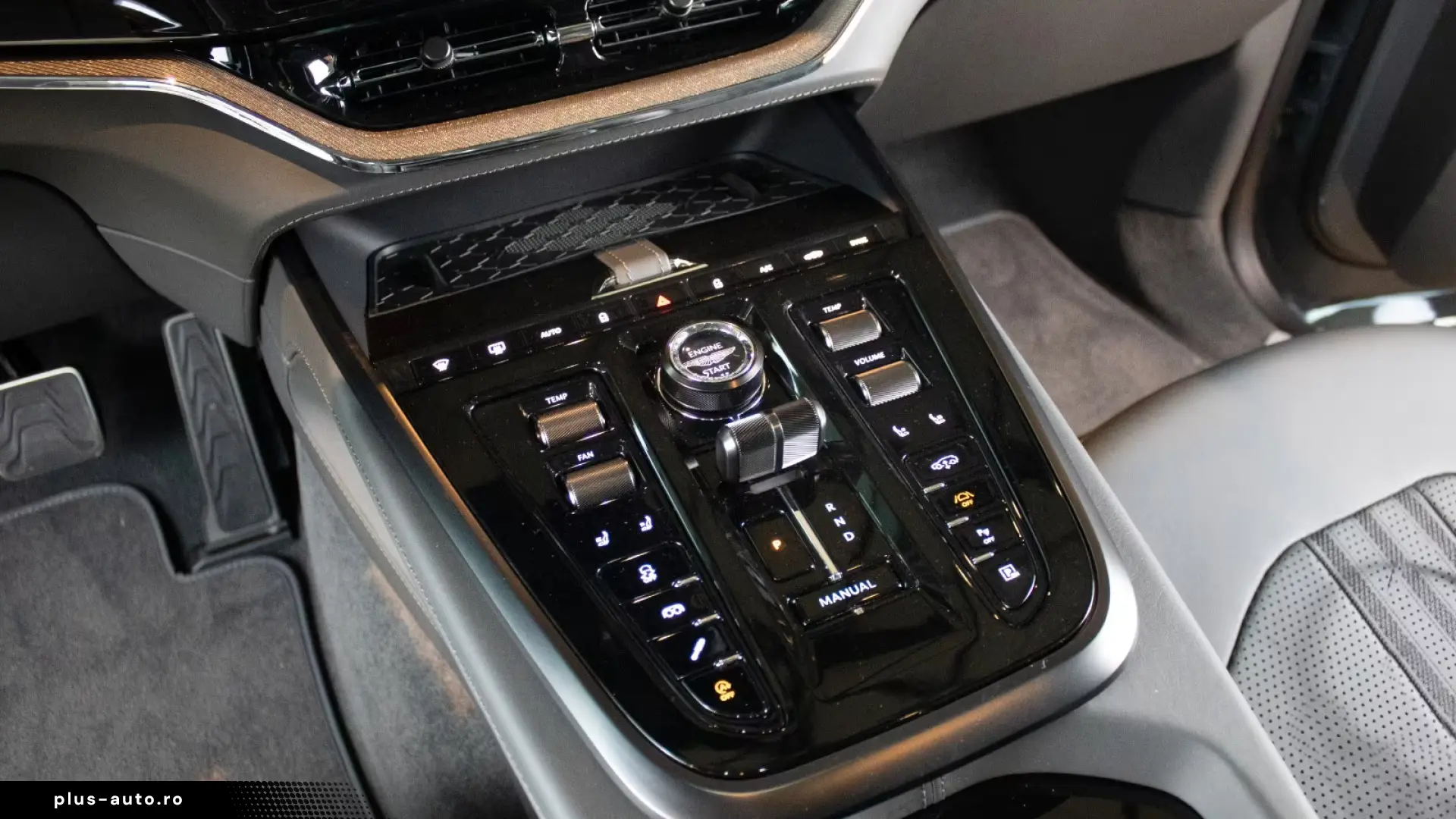Aston Martin DBX DBX707