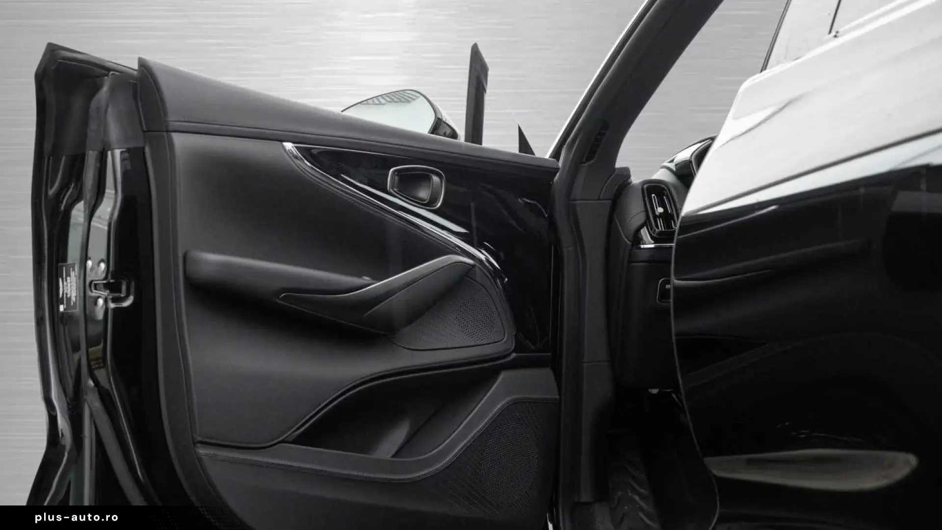 Aston Martin DBX S V8 4x4 MY26