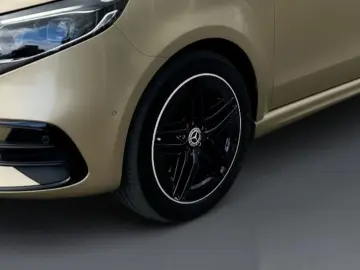 MERCEDES-BENZ V 300 d AVANTGARDE Lang AMG AHK AIRMATIC Pano