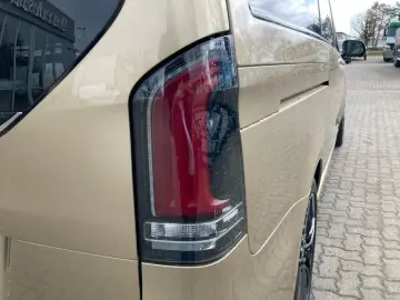MERCEDES-BENZ V 300 d AVANTGARDE Lang AMG AHK AIRMATIC Pano