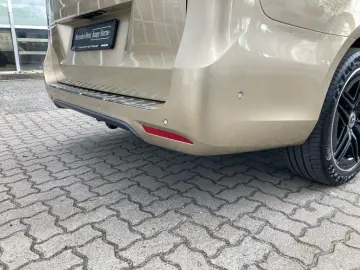 MERCEDES-BENZ V 300 d AVANTGARDE Lang AMG AHK AIRMATIC Pano