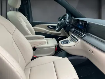 MERCEDES-BENZ V 300 d AVANTGARDE Lang AMG AHK AIRMATIC Pano