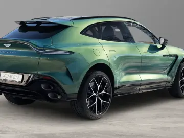 Aston Martin DBX S Iridescent Emerald