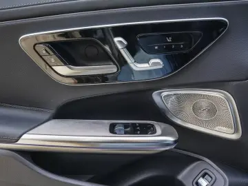 MERCEDES-BENZ CLE 180 Coupe AMG Night Panorama Burmester AHK