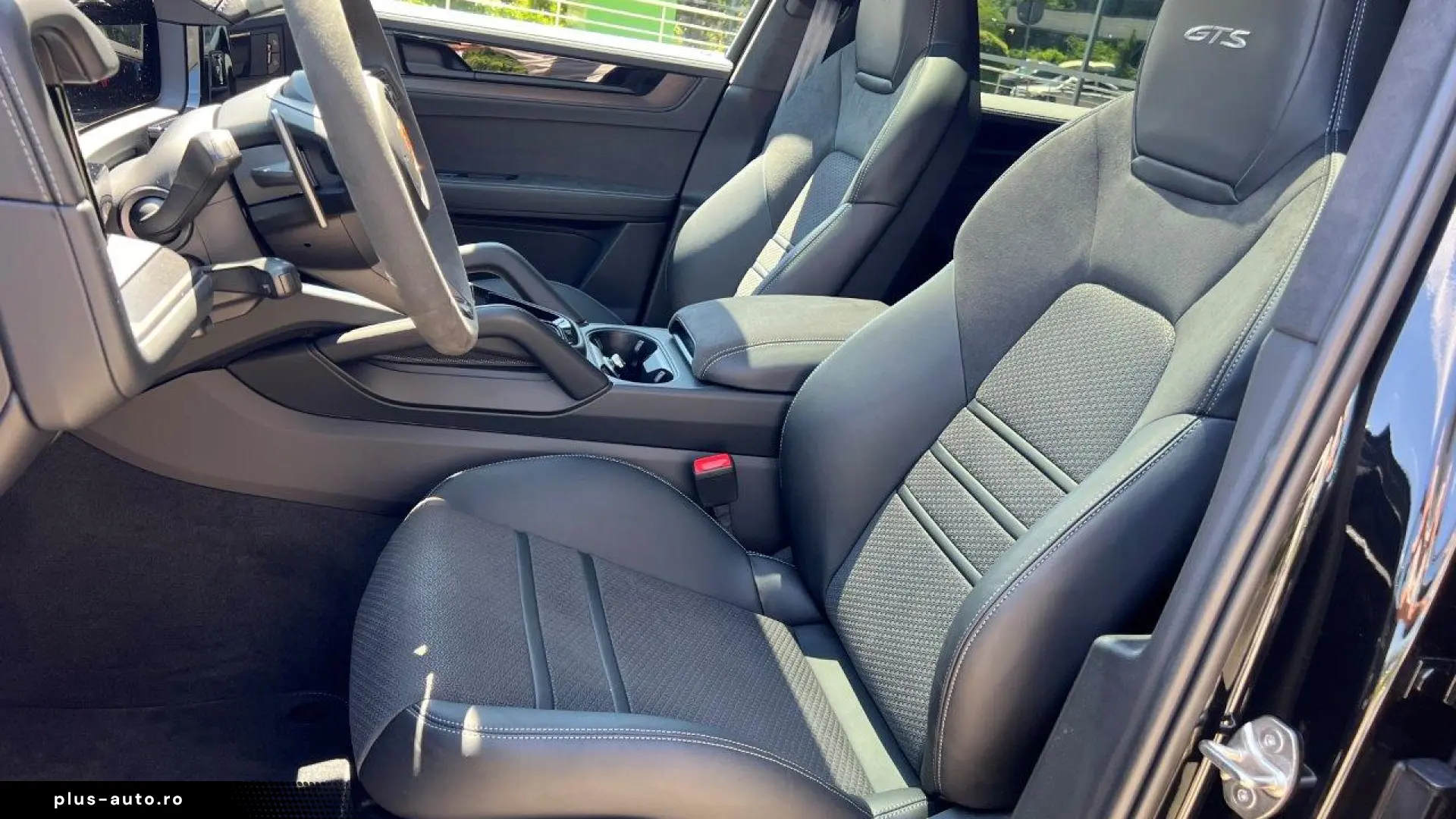 PORSCHE CAYENNE COUPE GTS