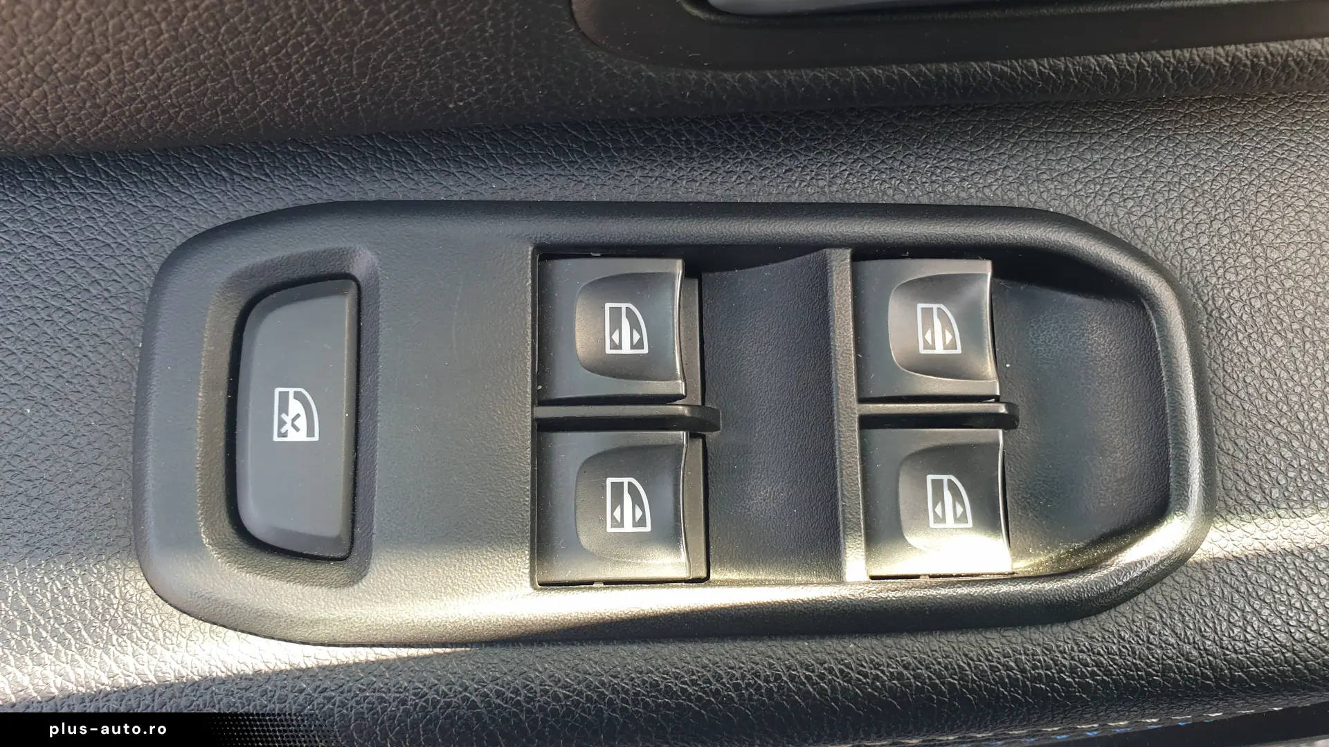 Dacia Duster 2021 1.5 dCi Blue Line 4x4 – FULL – Garanție