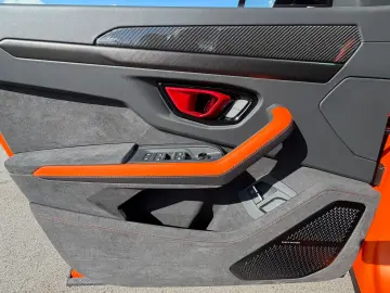 Lamborghini Urus SE -  Hybrid - LIVRARE RAPIDĂ!