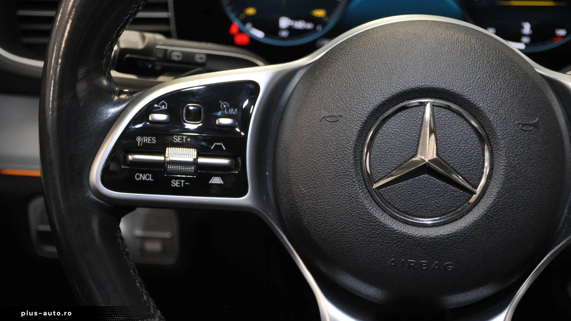 STOC Mercede Benz GLE 300d AMG Burmester Panorama