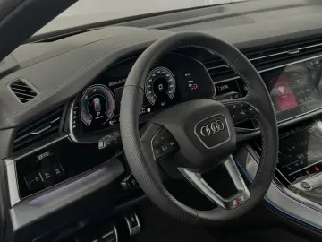 AUDI Q8 50 TDI Quattro S-Line Navi Matrix Ahk B&O Hea
