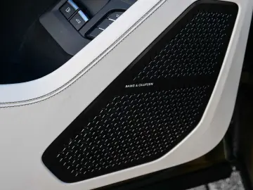 LAMBORGHINI Urus SE Verde Gea  Interior Carbon Pack