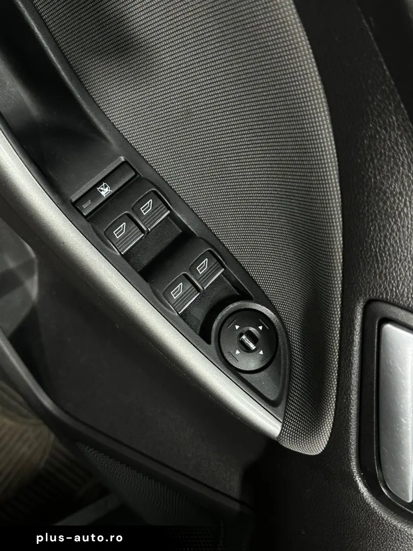Ford Focus 2011 •Navigatie• E5 “Rate Fixe”