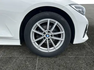 BMW 318i Sportsitze Komfortzugang PDC ACC Live Cockp