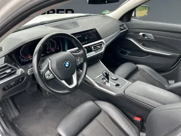 BMW 318i Sportsitze Komfortzugang PDC ACC Live Cockp